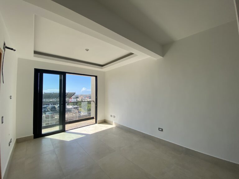 Apartamento en piso alto de 2 habitaciones en Evaristo Morales