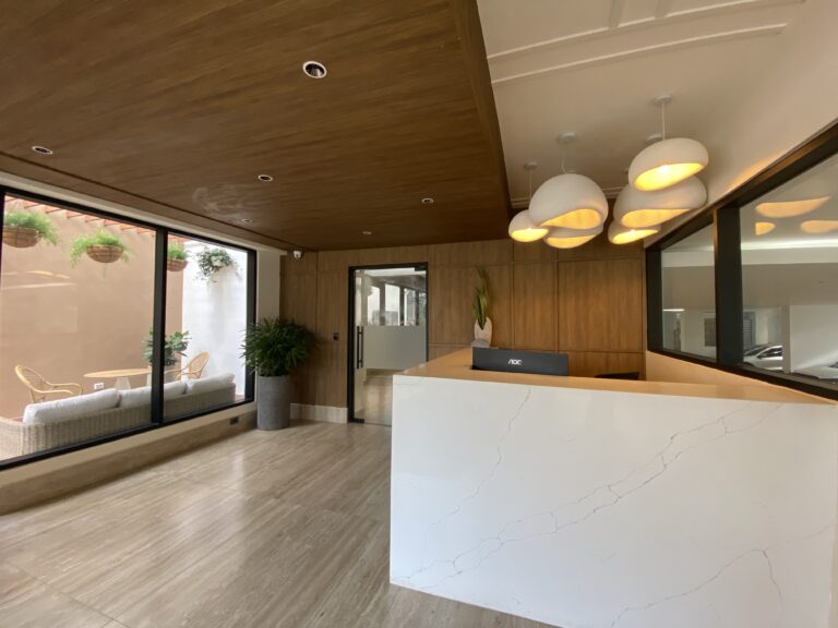 Apartamento en piso alto de 2 habitaciones en Evaristo Morales